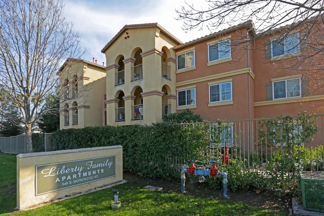 Liberty Family Apartments in Lindsay, CA - Building Photo