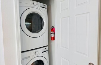 2104 E San Andrea St in Edinburg, TX - Building Photo - Building Photo