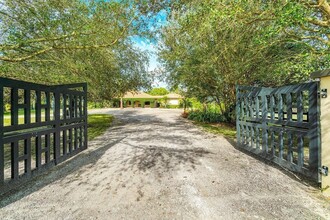 13349 60th St S in Wellington, FL - Building Photo - Building Photo