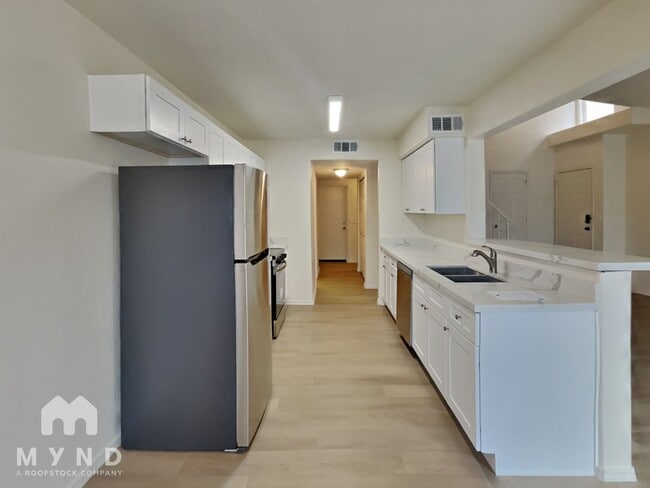 5945 E Nance St in Mesa, AZ - Building Photo - Building Photo