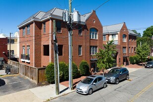 Sterling Row in Richmond, VA - Building Photo