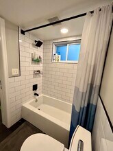 2010 1st St NW, Unit B in Washington, DC - Foto de edificio - Building Photo