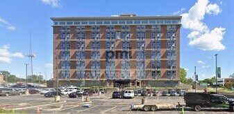 1 W 28th St in Indianapolis, IN - Building Photo