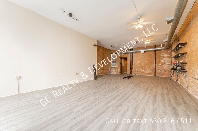 3328 W Chicago Ave in Chicago, IL - Foto de edificio - Building Photo