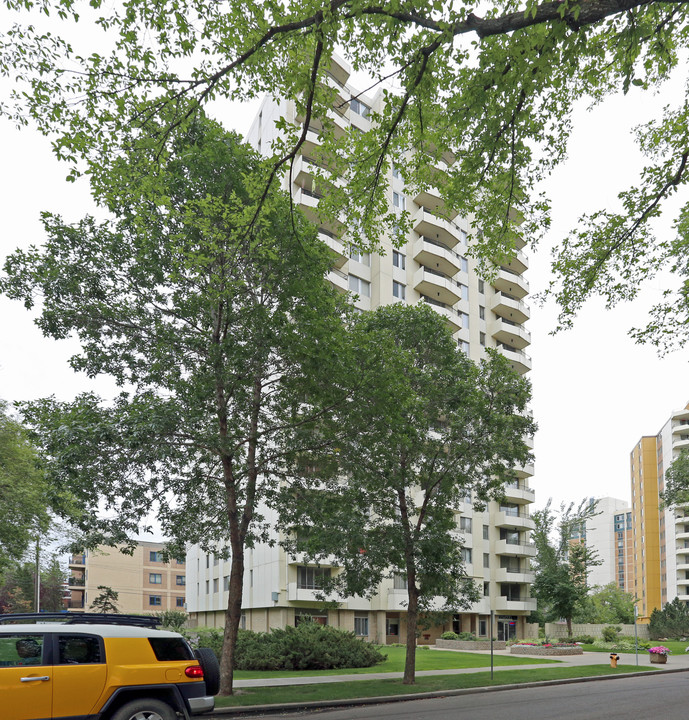 Edgehill Apartments Edmonton in Edmonton, AB - Building Photo