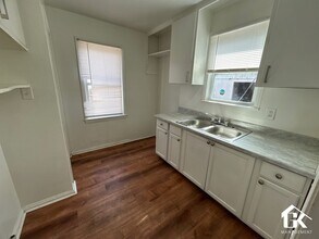5915 Farmbrook St in Detroit, MI - Building Photo - Building Photo