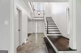 460 Ivy Park Ln NE in Atlanta, GA - Building Photo - Building Photo