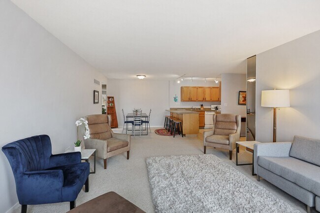 19 S 1st St, Unit B2207 in Minneapolis, MN - Building Photo - Building Photo