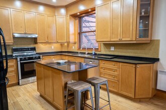 1475 Rue Saint-Zotique Est in Montréal, QC - Building Photo - Building Photo