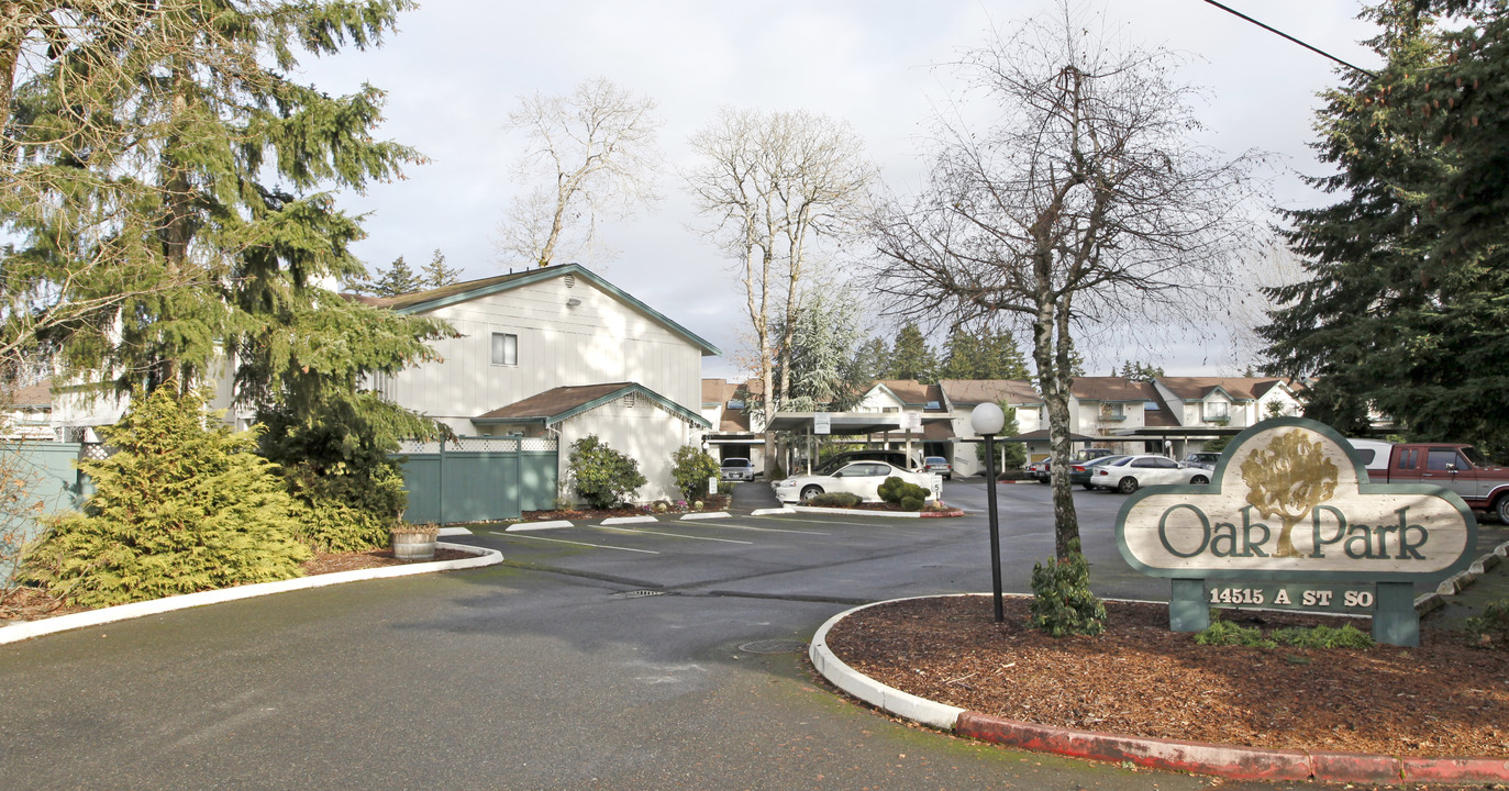 Oak Park Apartments in Tacoma, WA - Building Photo