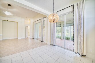 27 Arbor Oaks Dr in Sarasota, FL - Building Photo - Building Photo