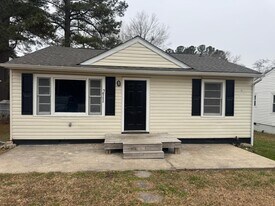 211 Jane Ave in Henderson, NC - Building Photo