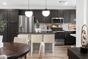 6221 E Evans Dr in Scottsdale, AZ - Building Photo