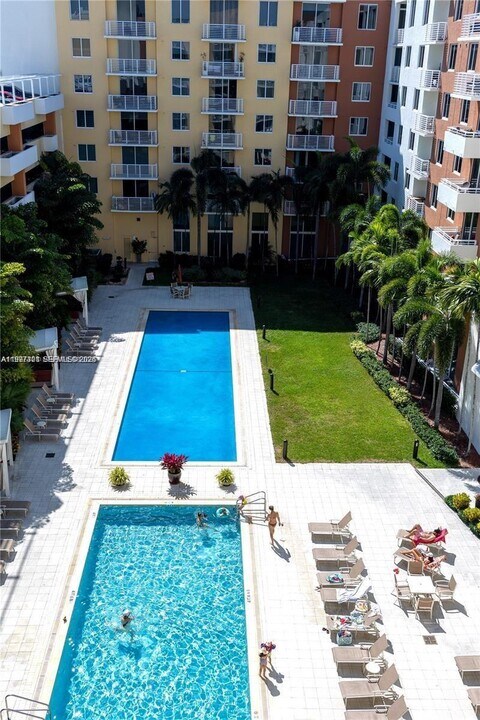 2775 NE 187th St, Unit 629 in Miami, FL - Foto de edificio