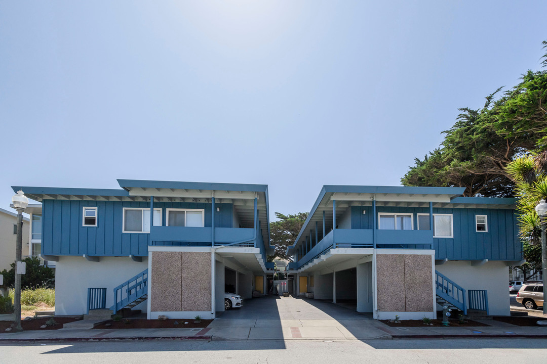 417-435 Dondee Way in Pacifica, CA - Building Photo