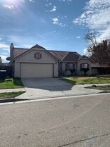 1699 Fireside Way in Lemoore, CA - Building Photo