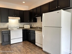 15 Lancaster Pl in Ballston Spa, NY - Building Photo - Building Photo