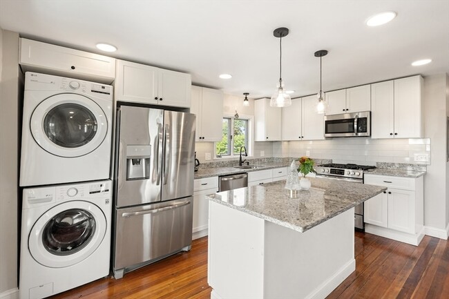 159 Cowper St, Unit 3 in Boston, MA - Building Photo - Building Photo