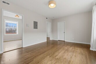 7318 N Honore St in Chicago, IL - Building Photo - Building Photo