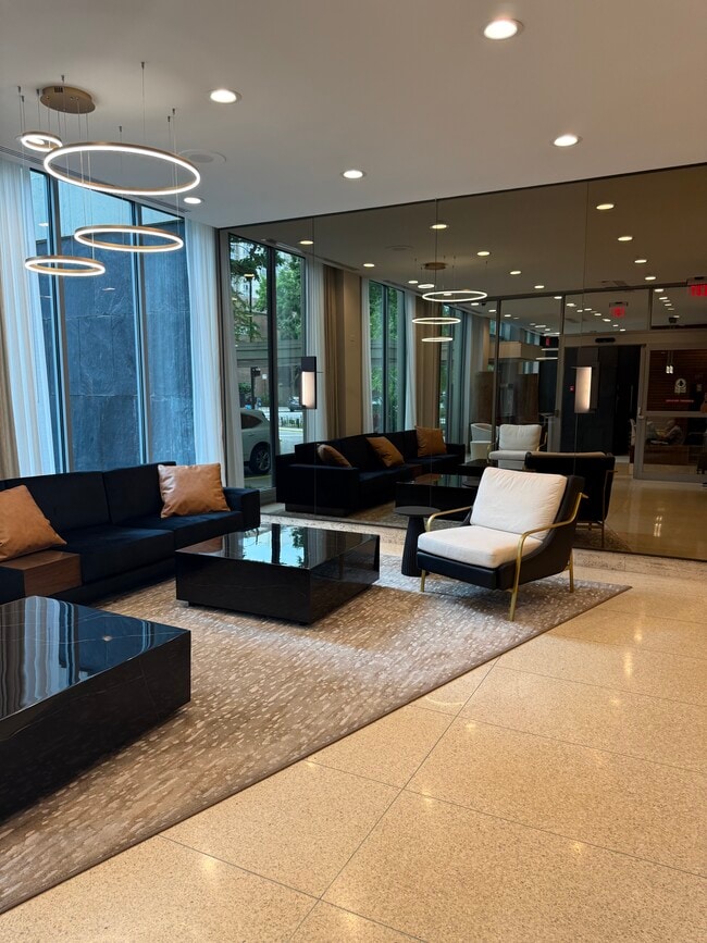 1255 N Sandburg Ter, Unit Eliot House in Chicago, IL - Foto de edificio - Building Photo