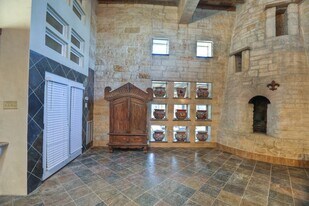 614 Pine Gully Rd in Seabrook, TX - Building Photo