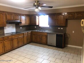 2809 S Curtis Dr in New Iberia, LA - Building Photo - Building Photo
