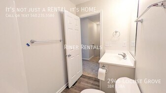 2946 Locust Grv Ct in Harrisonburg, VA - Building Photo