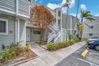 3437 NW 44th St in Lauderdale Lakes, FL - Building Photo - Building Photo