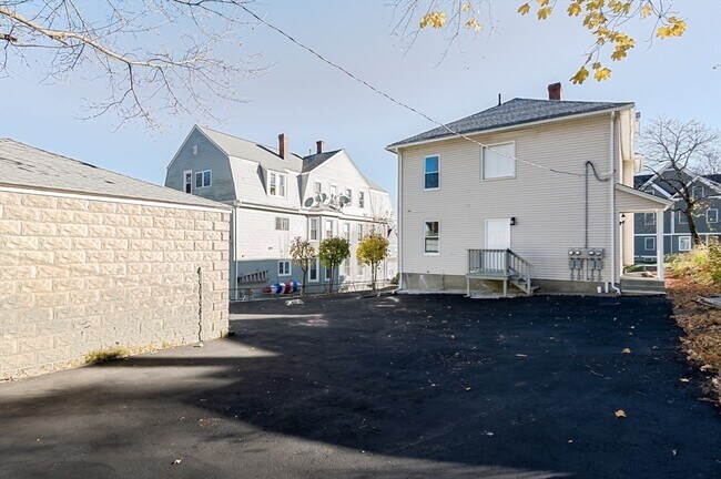 24 Ferdinand St in Worcester, MA - Building Photo - Building Photo