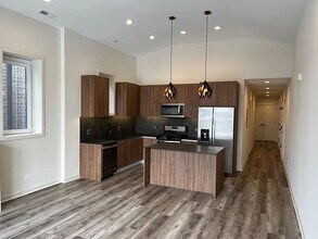 790 E Irving Park Rd in Roselle, IL - Building Photo - Building Photo