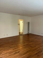 1325 E 7th St, Unit 3 in Long Beach, CA - Building Photo - Building Photo