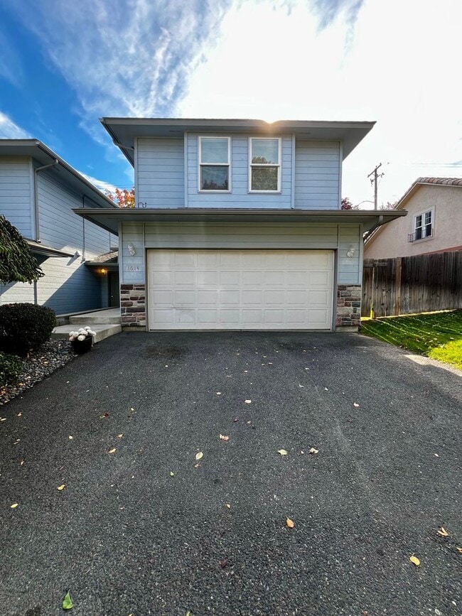 3614 Fairbanks Ave in Yakima, WA - Building Photo - Building Photo