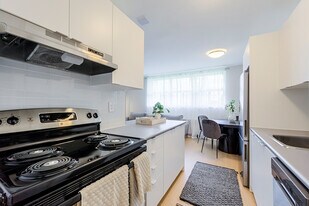 Midland Complex in Toronto, ON - Building Photo