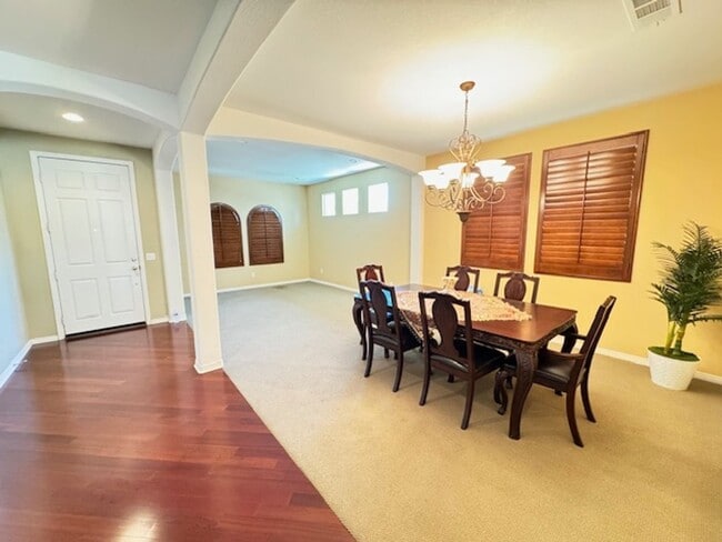 4236 Club Vista Dr in Palmdale, CA - Building Photo - Building Photo