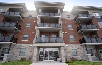 Oxford Haus - 105 Oxford St in Stratford, ON - Building Photo - Building Photo