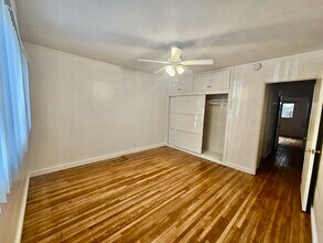 1850 N La Brea Ave in Los Angeles, CA - Building Photo - Building Photo