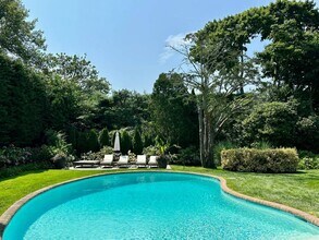140 Meeting House Ln in Southampton, NY - Building Photo - Building Photo