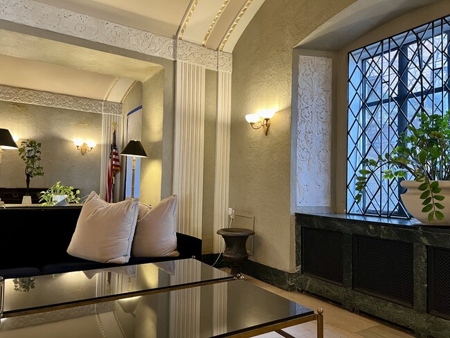 2032 Belmont Rd NW, Unit 530 in Washington, DC - Building Photo - Building Photo