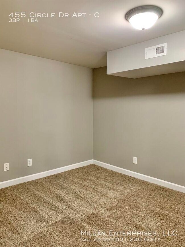 455 Circle Dr-Unit -C in Clarksville, TN - Building Photo - Building Photo