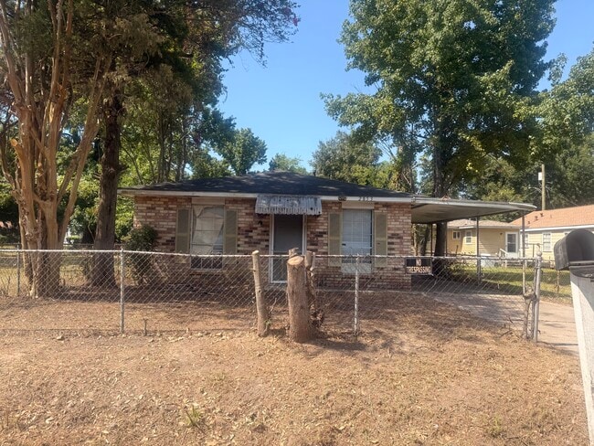 property at 2853 Wren St