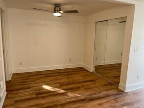 7274 West Lake Sammamish Pkwy NE in Redmond, WA - Building Photo - Building Photo