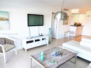 5151 Collins Ave in Miami Beach, FL - Building Photo - Building Photo