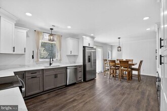 10160 Dahlgren Rd in King George, VA - Building Photo - Building Photo