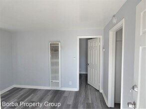 242 E Del Amo Blvd in Long Beach, CA - Building Photo - Building Photo