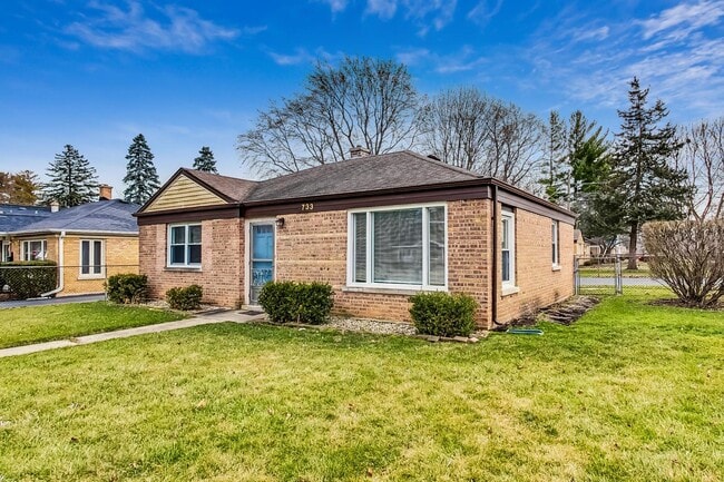 733 E Rockland Rd in Libertyville, IL - Building Photo - Building Photo
