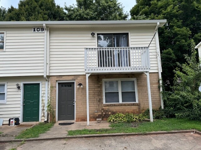 109 Carriage Pl-Unit -Apt 4 in Spindale, NC - Building Photo