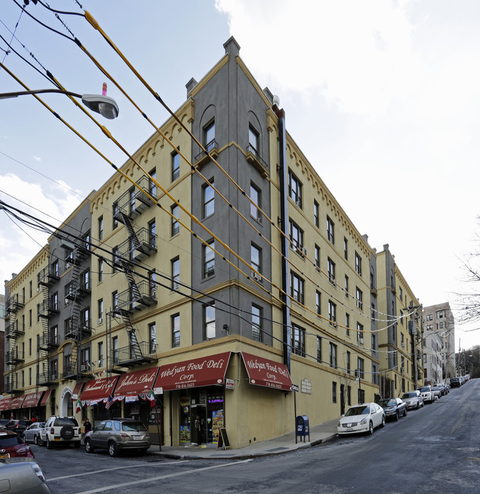 Harbor Garden Apartments in Staten Island, NY - Building Photo