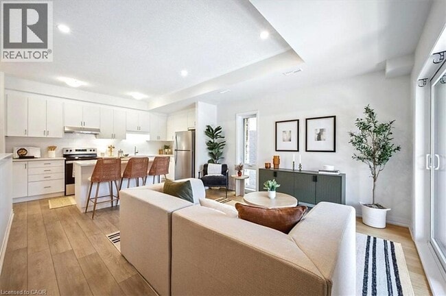 property at 17 REVERIE Wy
