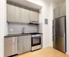 473 Central Prk W in New York, NY - Building Photo - Building Photo