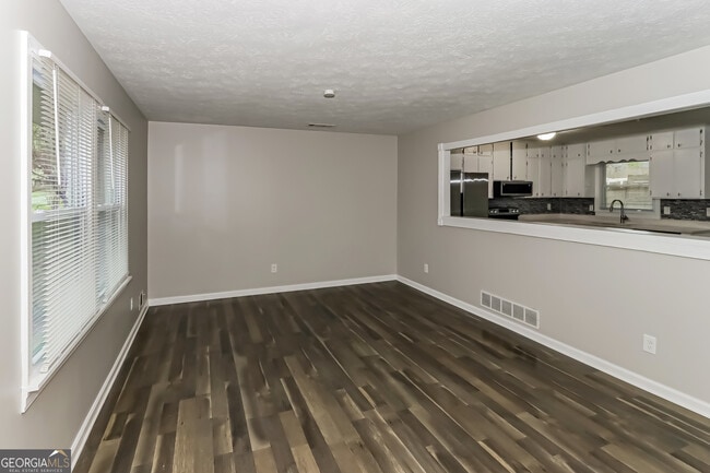 6702 Londonderry Dr in Morrow, GA - Foto de edificio - Building Photo